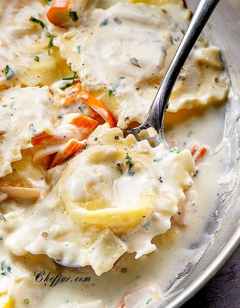 Sauce For Lobster Ravioli Recipe, Easy Ravioli Sauce, Lobster Ravioli Sauce Recipe, Ravioli Alfredo, Garlic Lobster, Ravioli Sauce Recipe, Lobster Ravioli Sauce, Crab Ravioli, Easy Ravioli