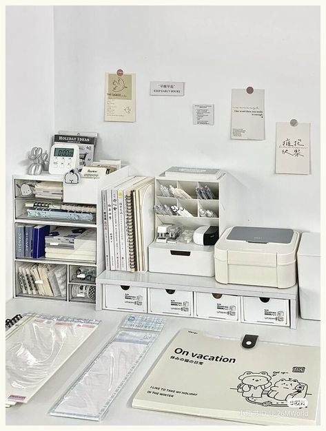 [Promotion] 60 Study Desk Organization Aesthetic Ideas You Need To Know Straight Away #studydeskorganizationaesthetic Desk Organization Aesthetic, Area Aesthetic, White Desk Setup, Desk Inspired, Study Desk Organization, Desk Organization Ideas, Aesthetic Organization, Organization Aesthetic, Smart Desk