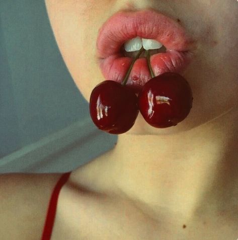 Cherry Lady, Cherry Girl, Cherry Lips, Cherry Wine, Cherry Cola, Black Lips, Arte Inspo, Red Aesthetic, Story Instagram