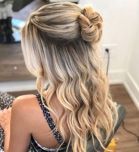 Grad Hairstyles, Bridesmaid Hair Inspo, Half Up Wedding, Half Up Wedding Hair, Wedding Hair Half, Wedding Bun Hairstyles, Simple Prom Hair, Guest Hair, Half Up Half Down Wedding