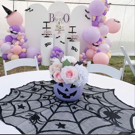 Halloween Shower Ideas, Halloween First Birthday, October Baby Showers, Halloween 1st Birthdays, Halloween Gender Reveal, Halloween Themed Birthday Party, Halloween Baby Shower Theme, Boo Tiful, Twin Shower