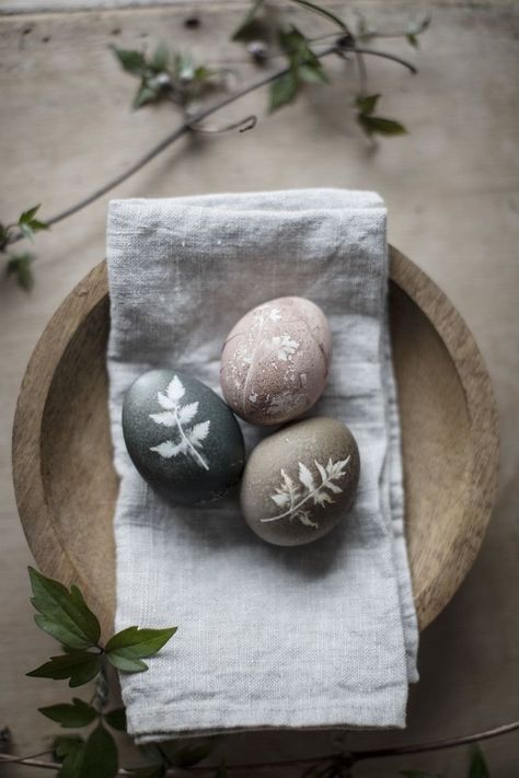 Natural Easter Decor, Naturally Dyed Easter Eggs, Polish Easter, Eggs For Easter, Easter 2021, Easter Egg Dye, Easter Inspiration, Easter Eggs Diy, Easter Traditions