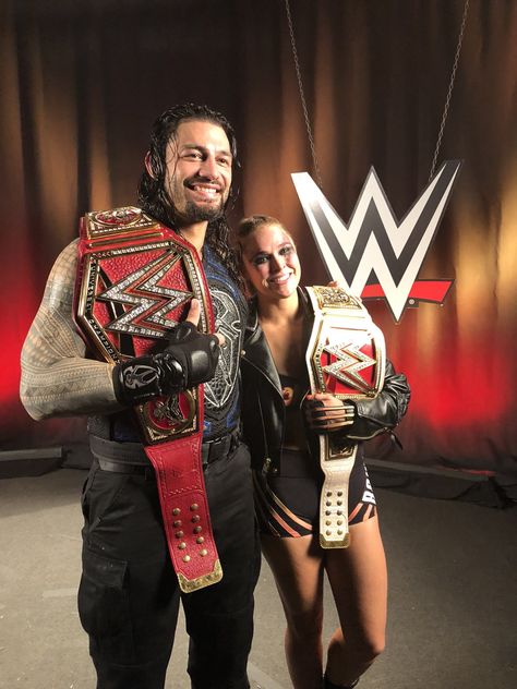 Roman Reigns & Ronda Rousey Ronda Rousey Wwe, Roman Reigns Wwe Champion, Wwe Superstar Roman Reigns, Raw Women's Champion, Wwe Wallpapers, Wwe Legends, Wwe World, Wwe Roman Reigns, Wrestling Superstars