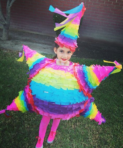 DIY Piñata costume for kids #pinatacostume Piñata Costume Diy, Diy Pinata Costume, Piñata Costume, Bariloche Outfits, Pinata Costume, Peppa Pig Pinata, Clown Ideas, Homemade Costumes For Kids, Homemade Pinata