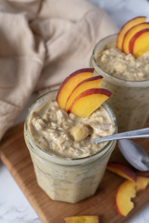 Easy Peaches and Cream Overnight Oats Peaches And Cream Overnight Oats, Peach Overnight Oats, Cooking Courses, Peaches And Cream, No Cooking, Overnight Oats Recipe, Nut Butters, Easy Smoothies, Breakfast Meal Prep