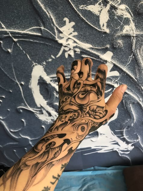 Tattoo Dragon Stencil, Edgy Sleeve Tattoo, Hand Tattoo Designs, Scary Tattoos, Half Sleeve Tattoos For Guys, Zodiac Tattoos, Small Hand Tattoos, Japanese Tattoo Designs, Badass Tattoos