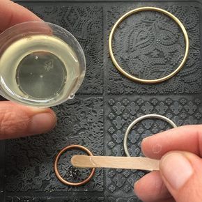 Texturized Resin in Open Frame Hoops Tutorial + Video - Nunn Design Resin Jewelry Tutorial, Epoxy Resin Diy, Ice Resin, Diy Resin Projects, Diy Jewelry Projects, Resin Jewelry Diy, Resin Jewelry Making, Popsicle Stick Crafts, Epoxy Resin Crafts