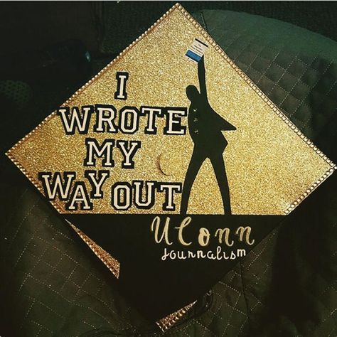 61 Cool Ways To Decorate Your Graduation Cap Teacher Graduation Cap, Funny Graduation Caps, Creative Graduation Caps, College Grad Cap Ideas, Graduation Cap Decoration Diy, High School Graduation Cap, College Graduation Cap Decoration, Grad Cap Designs, Diy Graduation Cap