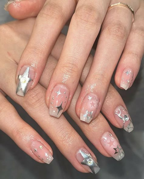 Silver Chrome Nails, Ombre Chrome, Gel Nail Inspiration, Short Nails Inspo, Ombre Chrome Nails, Nails Pictures, Nails Images, Cute Short Nails, Short Square Nails