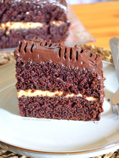 Chocolate Moist Cake, Two Layer Cake, Cake With Custard, Super Moist Chocolate Cake, Chocolate Caramel Cake, Chocolate Poke Cake, Chocolate Drip Cake, Canned Frosting, Moist Cake