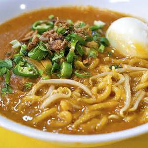 Mee Rebus Recipe · Nyonya Cooking Mie Rebus, Mee Rebus, Nyonya Food, Malay Food, Asian Noodle Recipes, Malaysian Cuisine, Indian Appetizers, Asian Street Food, Weekend Cooking