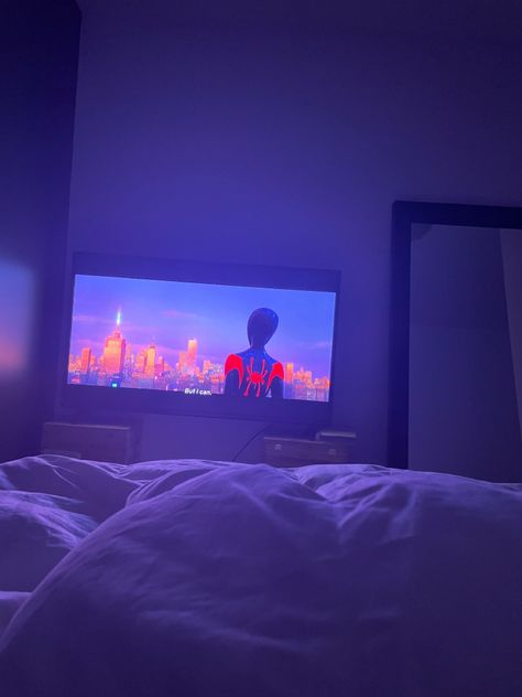 Calm Room Aesthetic, Couples Movie Night, Spiderman Room, Spiderman Girl, Spiderman Movie, Pinterest Room Decor, Dream Apartment, Cute Poses For Pictures, Purple Aesthetic