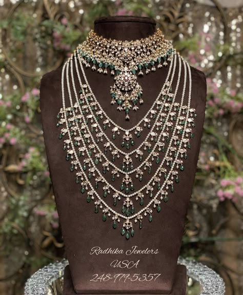 Haram Designs, Bridal Jewelry Sets Brides, Wedding Jewelry Sets Bridal Jewellery, Bridal Jewellery Inspiration, Indian Wedding Jewelry Sets, Bridal Necklace Designs, Neck Pieces Jewelry, Perhiasan India, Indian Bridal Jewelry Sets