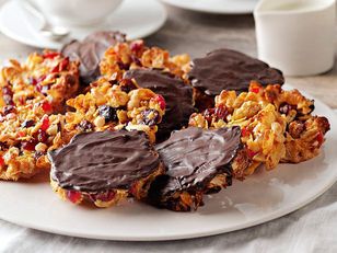 florentines Dessert Martini Recipes, Karen Martini Recipes, Florentine Biscuits, Dessert Martini, Florentine Cookies, Florentines Recipe, Italian Biscuits, Yummy Biscuits, Biscuits Recipe