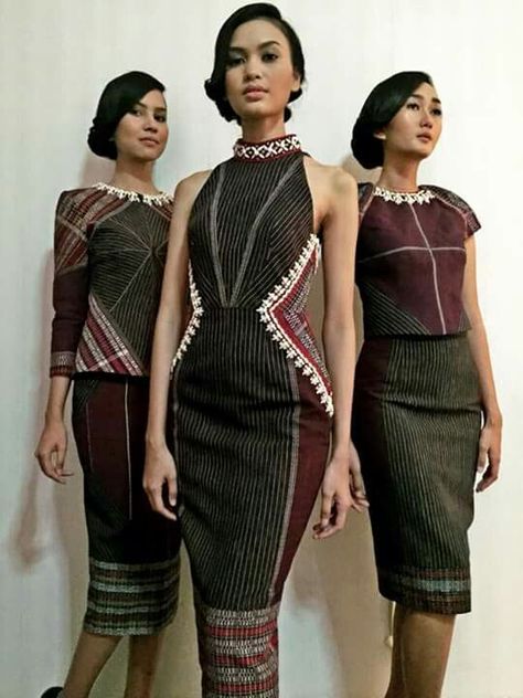 Utgg Tenun Dress, Thai Silk Dresses, Thai Fashion, Traditional Dresses Designs, Ikat Dress, Thai Silk, Myanmar Dress Design, Batik Fashion, Batik Dress