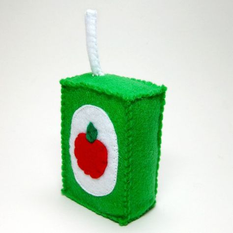 Felt apple juice box Juice Box Diy, Felt Apple, Toy Kitchens, Grocery Store Items, Grandma Crafts, Felt Food Diy, Felt Food Patterns, Felt Fruit, Lunch Set