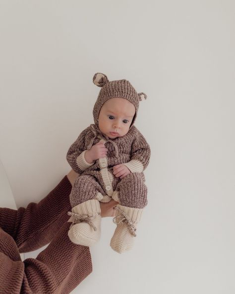 We are so ready for fall over here 🤎🍂 📷 | @amytayylor . . #baby #newborn #babyphotography #newbornphotography #babyknits #babyknitwear #babyknitromper #babyromper #babyoutfit #cominghomeoutfit #newparents #newmom #expecting #pregnant #momtobe #momlife #mom #momblogger #momblog #momsofinstagram #mombloggers #babyboutique #ziggylou #bravelittlelamb Zoo Babies, Knit Romper, Baby Knitwear, Swaddle Wrap, Pregnancy Care, Knitted Romper, Coming Home Outfit, Natural Baby, Keepsake Box