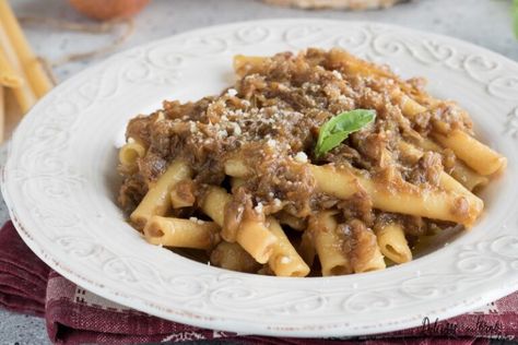 Pasta Genovese, Pork Ragu, Italian Recipes Dessert, Parmesan Pasta, Rigatoni, Fennel Seeds, Anchovies, Cooking Dinner, Pasta Dishes