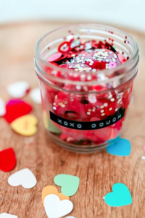 Playdough Valentine DIY » Valentine's Day Crafts and Activities for Kids Playdough Valentine, Playdough Diy, Playdough Printables, Playdough Mats Printable, Melted Crayon Heart, Playdough Ideas, Play Dough Gift, Valentine For Kids, Scented Playdough