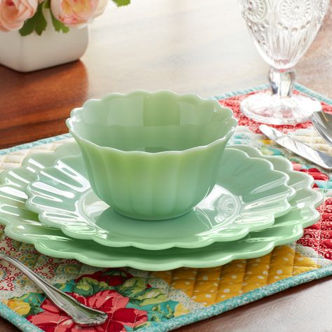 Pioneer Woman Dishes, Spring Dishes, The Pioneer Woman, Dish Sets, Pioneer Woman, Hot Meals, Dinner Sets, Dinnerware Set, Plates And Bowls