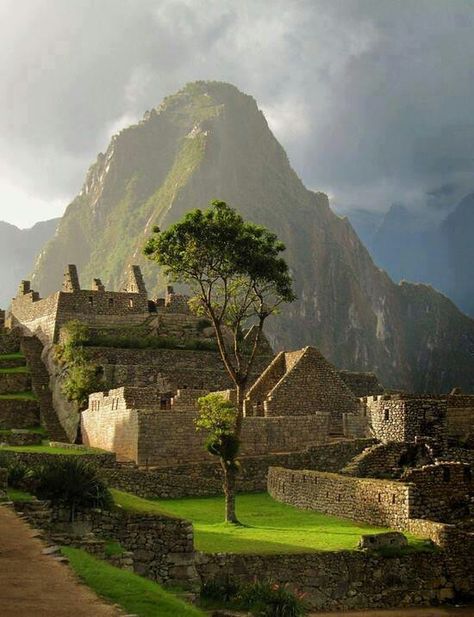 Macha Piccu, Peru Machu Picchu Peru, Halong Bay, Destination Voyage, Old Stone, Catania, Machu Picchu, Pretty Places, Places Around The World, Bolivia