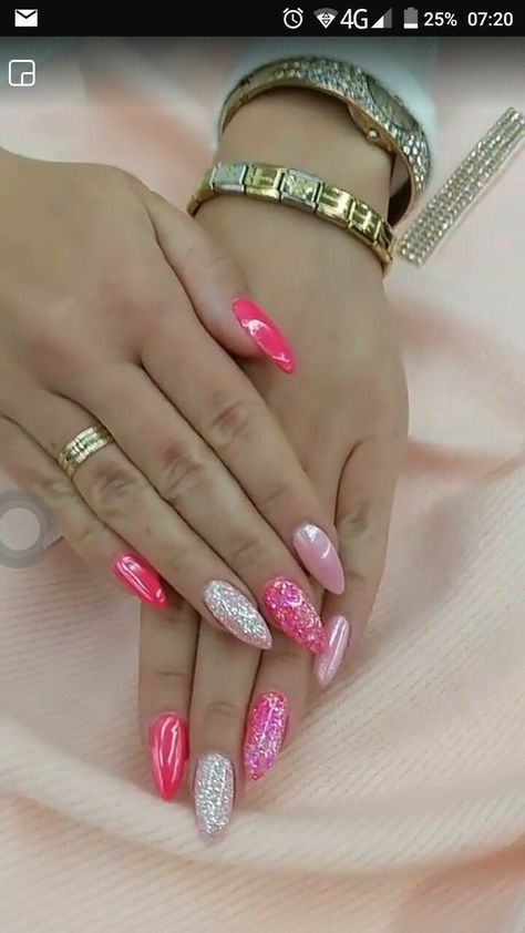 Ongles Gel Rose, Pink Gel Nails, Pink Gel, Pretty Nail Art Designs, Gel Nail Colors, Nail Designs Glitter, Gel Nail Designs, Glitter Nail Art, Fancy Nails