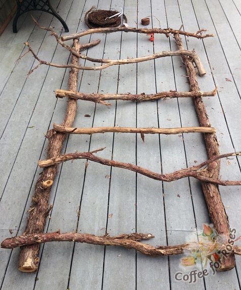 Cut your branches to be the height and width that will fit in the location where you will mount or hang the trellis. Lay them out on a flat surfce to determine which branch will go where. Rustic Trellis, Diy Trellis, Garden Vines, Deco Nature, Garden Types, Diy Garden Projects, Garden Trellis, Garden Structures, Garden Cottage