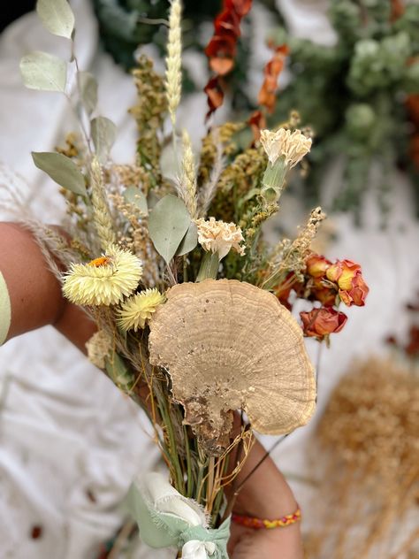 Mushroom Flower Bouquet, Mushroom Decor Wedding, Mushroom Wedding Decor, Dried Mushroom Bouquet, Mushroom Arrangement, Mushroom Floral Arrangement, Mushroom Bouquet, Mushroom Wedding, Solstice Wedding