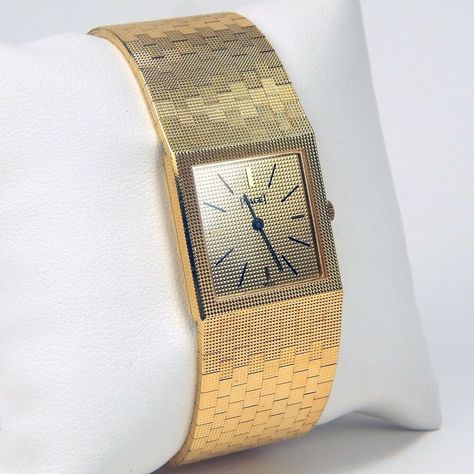 Piaget Polo Watch, Piaget Polo, Textured Bracelet, Gold Diamond Watches, Art Deco Watch, Fancy Watches, Timeless Watches, Antique Jewellery Designs, Bracelet Wrist