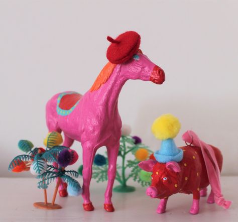 Painted Plastic Animals, Plastic Animal Crafts, Boy Room Paint, Painted Horse, Circus Animals, Party Animals, Pink Christmas Tree, Plastic Crafts, Plastic Animals