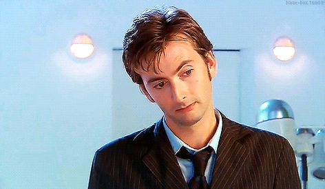 oh my word... that smile!! David Tennant Gif, Doctor Who Gif, Doctor Who Memes, Doctor Who 10, David Tennant Doctor Who, Tv Doctors, Bbc Doctor Who, Scottish Actors, 10th Doctor