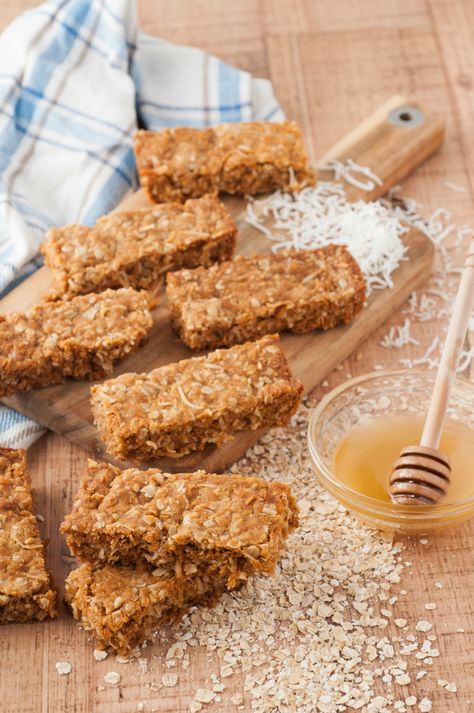 Bobos Oat Bars Copycat Recipe, Honey Oat Slice, Oat Slice Healthy, Trail Bars, Oats Bar, Muesli Bar Recipe, Oat Bars Healthy, Cranberries Dried, Homemade Granola Bars Healthy