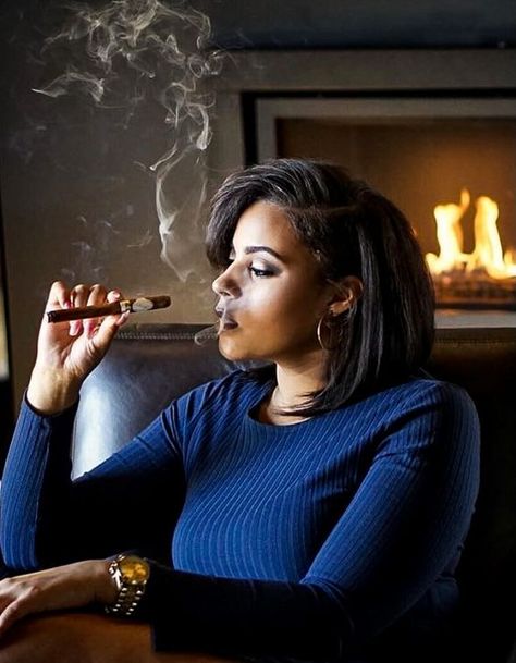 Cuban Cigars Woman, Cigars And Women, Cuban Cigars, Cigars, Fashion Models, Diva, Black Women, Models, Drinks