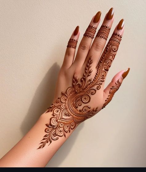 Aesthetic Mehendi Designs For Palm Hand, Simple Mehandi Designs Palms Beautiful, Mehendi Palm, Mehendi Designs For Palm, Henna On Palm, Front Palm Mehndi Designs Simple, Mehndi Designs Palm, Red Mehndi, Mehndi Designs For Back Hand