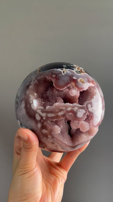 Crystal Collection Display, Design Esthetic, Crystals Store, Crystal Aesthetic, Crystal Dragon, Raw Crystals, Druzy Crystal, Crystal Geode, Amethyst Geode