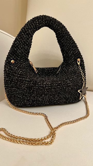 Sparkly Crochet, Macrame Yarn, Handbags Patterns, Crochet Shoulder Bags, Black Macrame, Crochet Market Bag, Crochet Business, Yarn Bag, Crochet Handbags Patterns