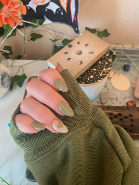 Green Acrylic Nails, Edgy Nails, Green Sage, Minimal Nails, Simple Acrylic Nails, Short Acrylic Nails Designs, Cat Kuku, Minimalist Nails, Dream Nails