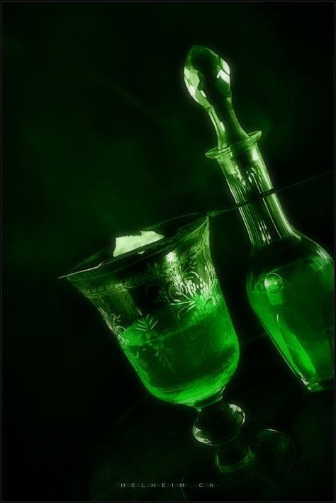 Absinthe Drinker, Absinthe Art, Green Liquid, Green Pictures, Green Fairy, Victorian Goth, Potion Bottle, Absinthe, Green Life