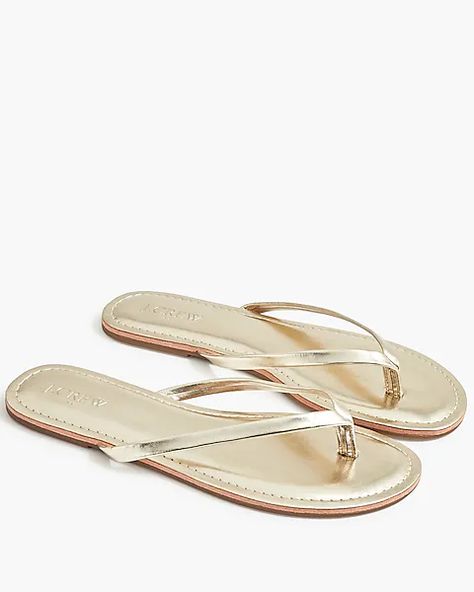 Factory: Easy Summer Flip-flops For Women Fall Suit, Brown Flip Flops, Short For Women, Summer Closet, Summer Flip Flops, Shoe Inspo, Face Hydration, Easy Summer, Tees For Women