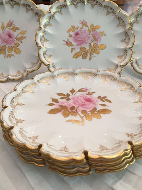 Pale Pink Roses, Antique Dishes, Pretty China, China Dishes, Pretty Plates, Antique Tea, China Plates, Gold Leaves, Antique China