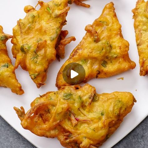 Hyderabadi Ruchulu | Bread Onion Pakora is tasty and yummy easy evening snack recipe at home. Crispy and crunchy do try this simple and easy dish and relish it.... | Instagram Simple Evening Snacks Recipe, Evening Snacks Recipes, Onion Pakora, Easy Evening Snacks, Pakora Recipe, Pakora Recipes, Evening Snacks, Easy Dishes, Relish