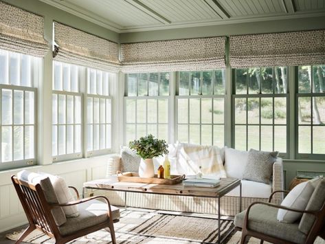 Farmhouse Sunroom Ideas, Modern Farmhouse Sunroom, Farmhouse Sunroom, Sunroom Makeover, Sunroom Decorating, Farmhouse Renovation, Sunroom Designs, Florida Room, Decor Ikea