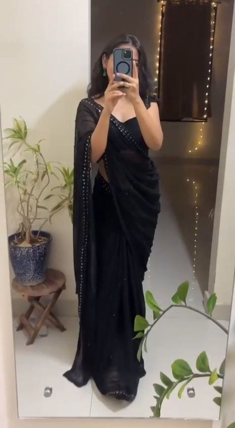 Black Sari Look, Black Saree Outfit, Black Saree Plain, Black Saree Party Wear, Lace Saree Blouse, Shaadi Outfits, Wedding Bollywood, Saree Black, Blouse Sari