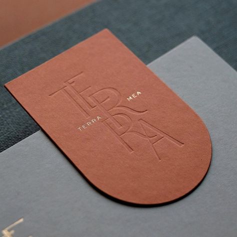 CardDsgn | Business Card Ideas on Instagram: “Minimal yet classy! Designed by The Letterist (@theletterist) for Terra Mea, a jewellery brand based in California. The business card…” Business Card Ideas, Stamped Business Cards, Arch Shape, Jewellery Brand, Design Textile, Visiting Cards, Affirmation Cards, Design Thinking, Design Graphique