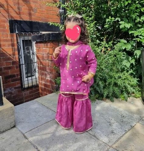 Gorgeous doll 🌺 #kidskurtauk #fashion #babyfrock #eidoutfitforbaby #motherdaughter #Ramadan #eid #pakistanikidsclothes #Indianbaby #kurta #kameez #gharara #baby #girls #sibling #twinning #fypシ #fyp #fashion #desi #kidskurtauk #baby #eidmubarak #eid #… Pakistani Kurta, Kids Kurta, Indian Baby, Pakistani Dress, Pakistani Dress Design, Shalwar Kameez, Dress Design