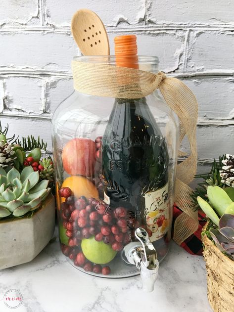 Diy Sangria, Wine Basket Gift, Gift Basket Ideas For Women, Basket Gift Ideas, Gardening Gift Baskets, Auction Basket, Wine Basket, Homemade Gift Baskets, Liquor Gifts