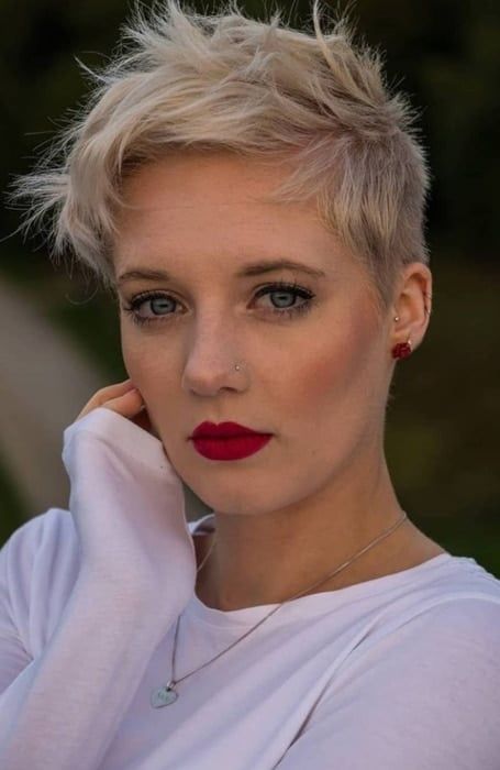 Messy Pixie Haircut, Short Blonde Pixie, Tan Skin Blonde Hair, Short Hairstyles Fine, Messy Short Hair, Super Short Hair, Edgy Short Hair, Very Short Hair, Short Pixie Haircuts