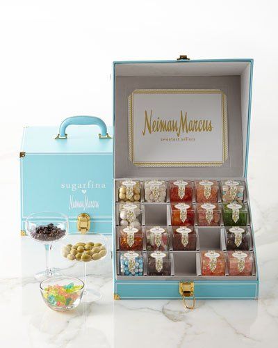 Fresh Produce Packaging, Luxury Gift Ideas, Luxury Candy, Christmas Cookie Box, Gourmet Candy, Candy Boutique, Candy Packaging, Candy Brands, Dinner Decoration