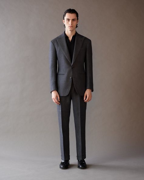 Suits Guys Prom Outfit, Boy Prom Outfit, Summer Suits Men, Formal Dresses For Men, Made To Measure Suits, Suit Stores, Men's Tuxedo, Blazer Outfits Men, Modern Suits