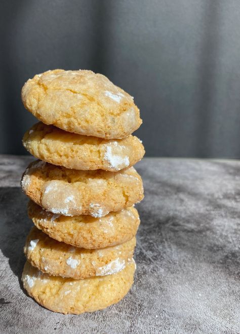 a tower of key lime crinkle cookies Key Lime Crinkle Cookies, Crinkles Cookies, Lime Cookies, Crinkle Cookies Recipe, Key Lime Juice, Vanilla Icing, Peruvian Recipes, Crinkle Cookies, Lime Zest